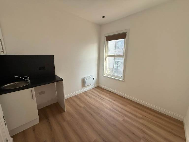 Flat Harrow Road in City of Westminster