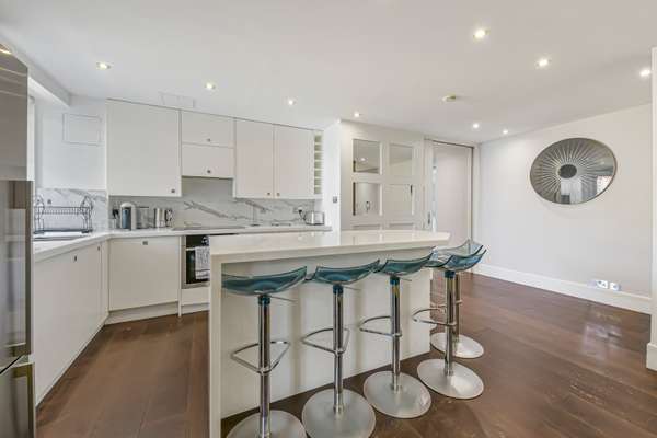 Flat Harewood Avenue in City of Westminster