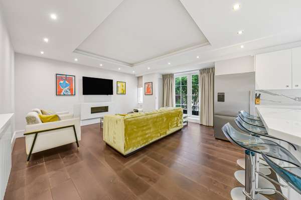 Flat Harewood Avenue in City of Westminster