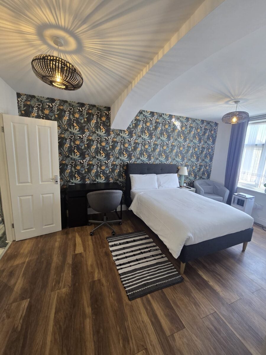 Room Longbridge Road in Greater London
