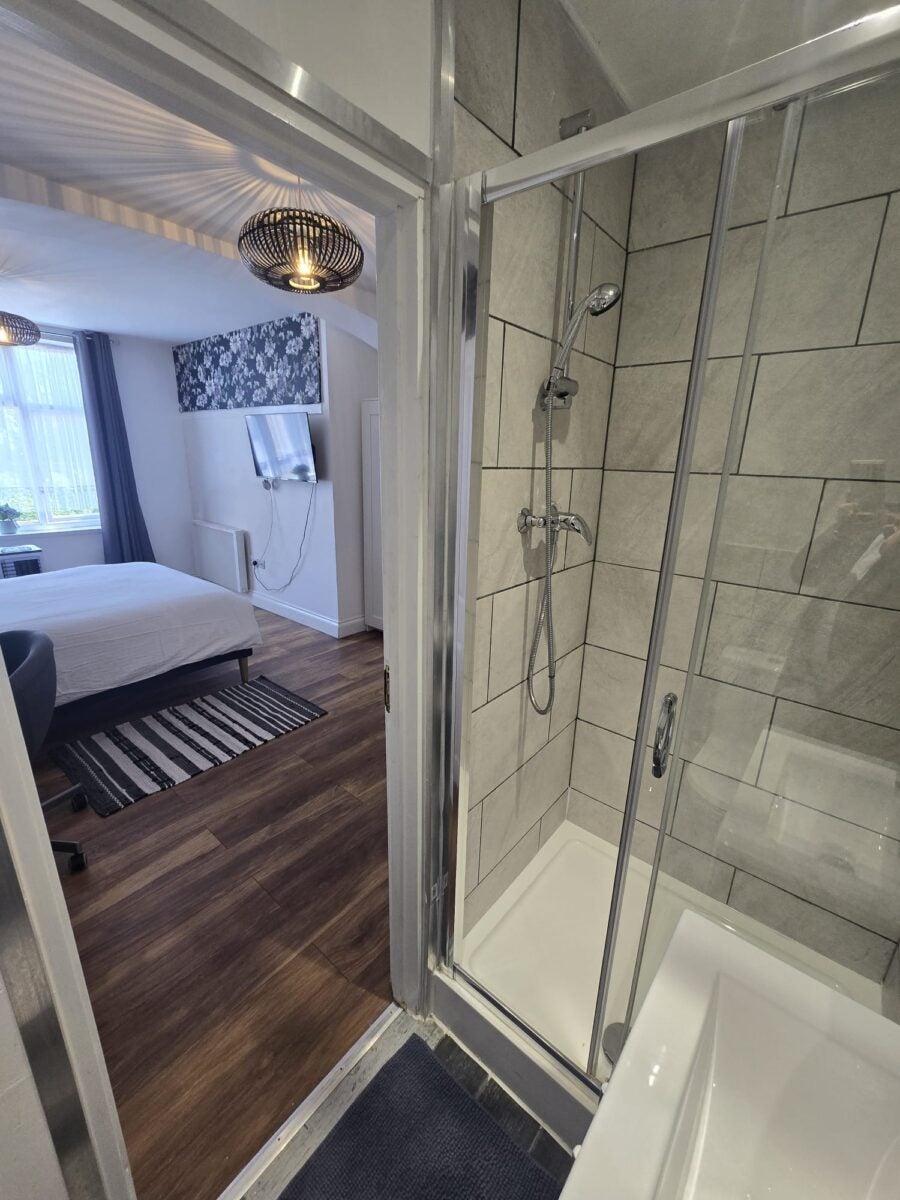 Room Longbridge Road in Greater London