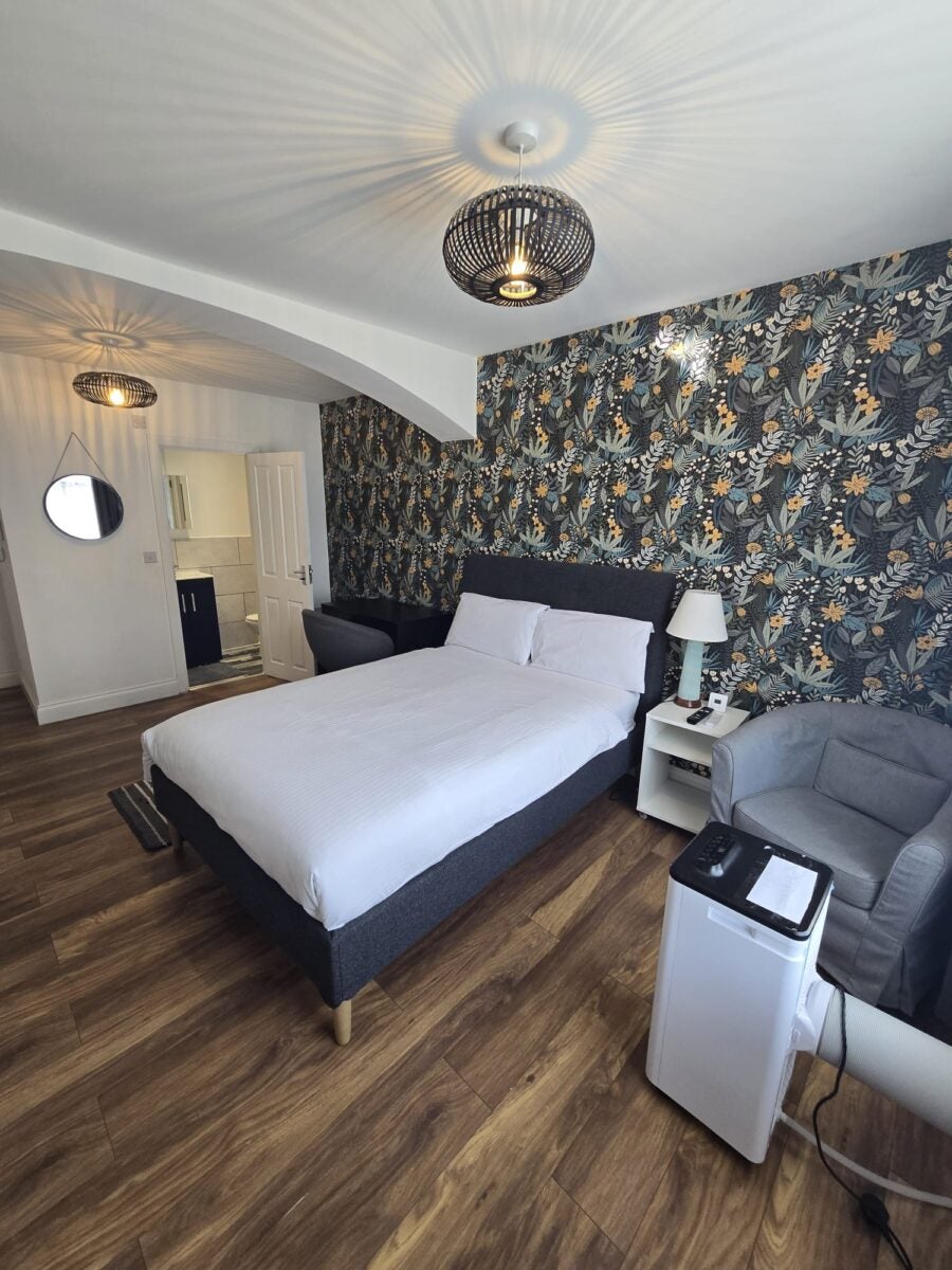 Room Longbridge Road in Greater London