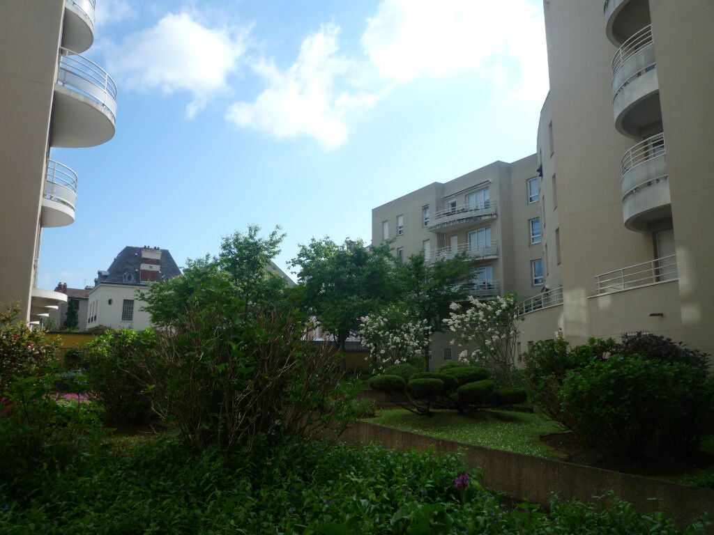 Flat Rue du Docteur Chabry in Ermont