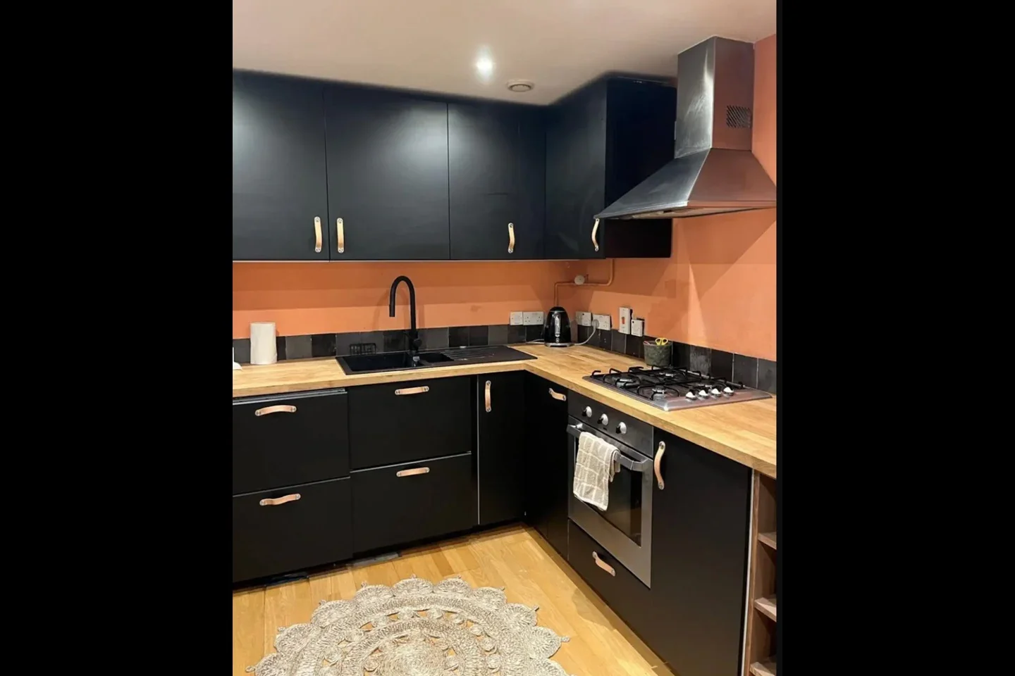 Flat Fairstead Walk in Greater London