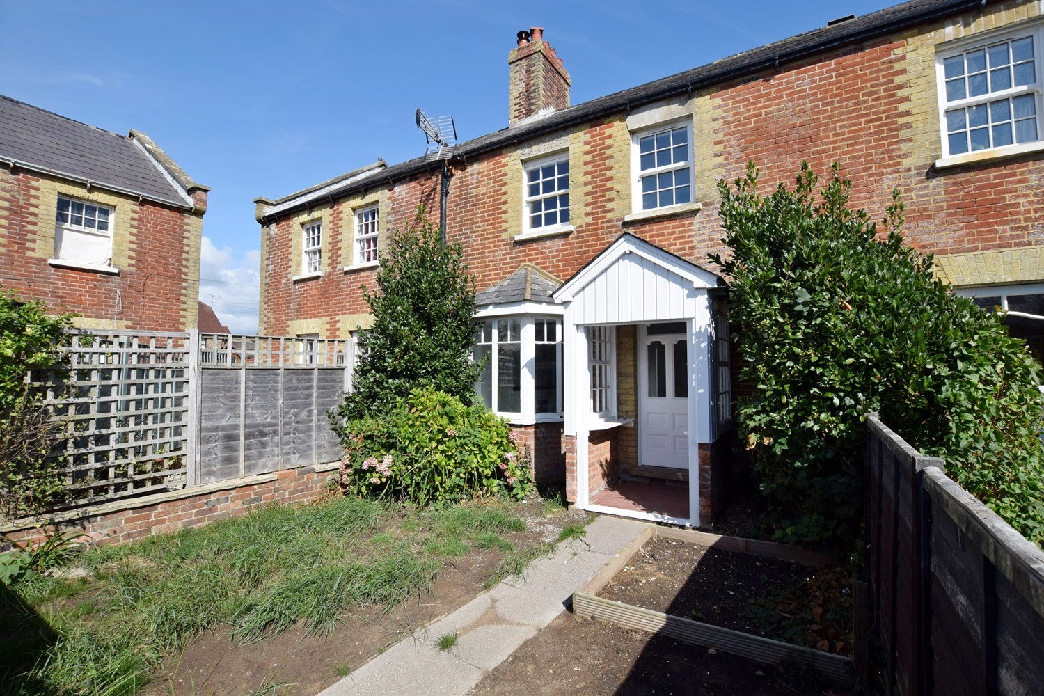 House Old Coastguards in Arun