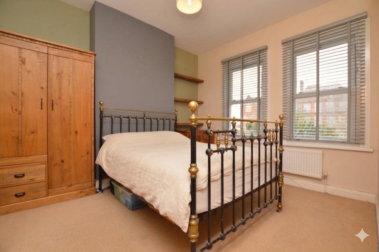 Flat Kilmorie Road in Greater London