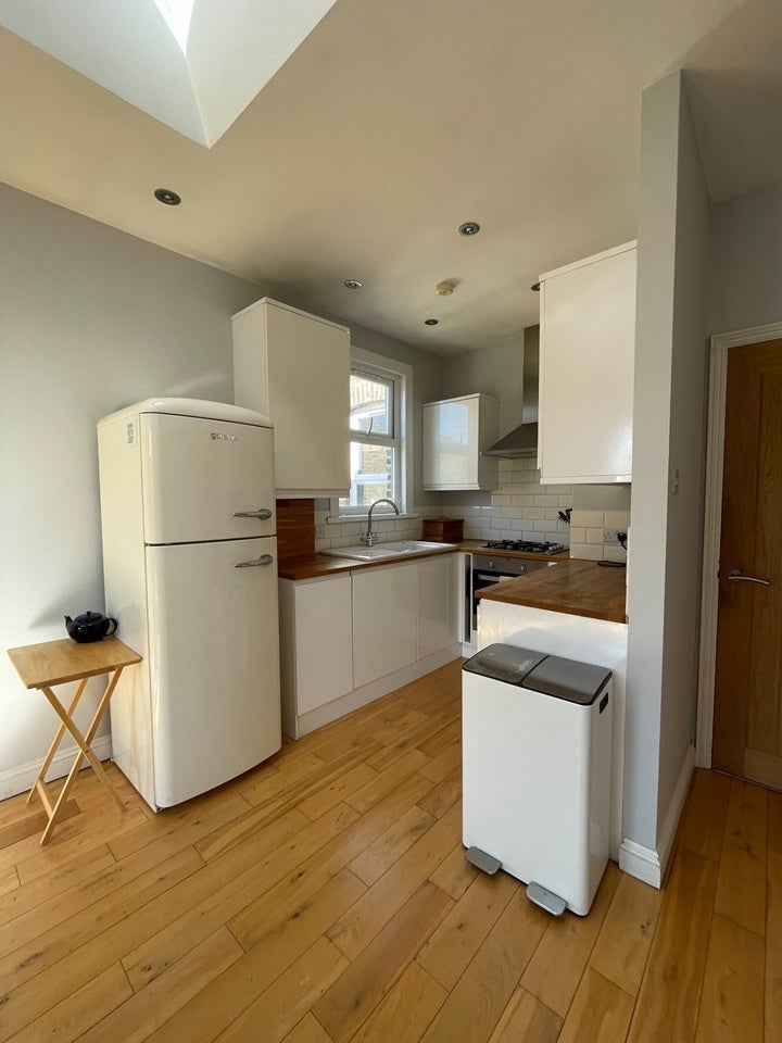 Flat Kilmorie Road in Greater London