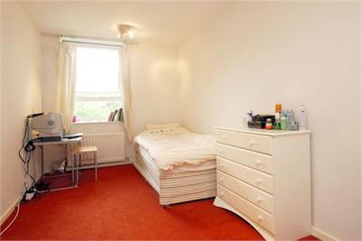 Room Earlstoke Street in Greater London