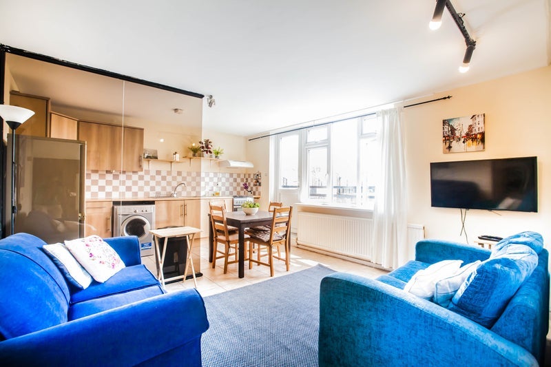 Room Tranton Road in Greater London