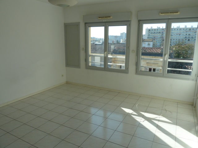 Appartement Cours Saint-Louis à Bordeaux