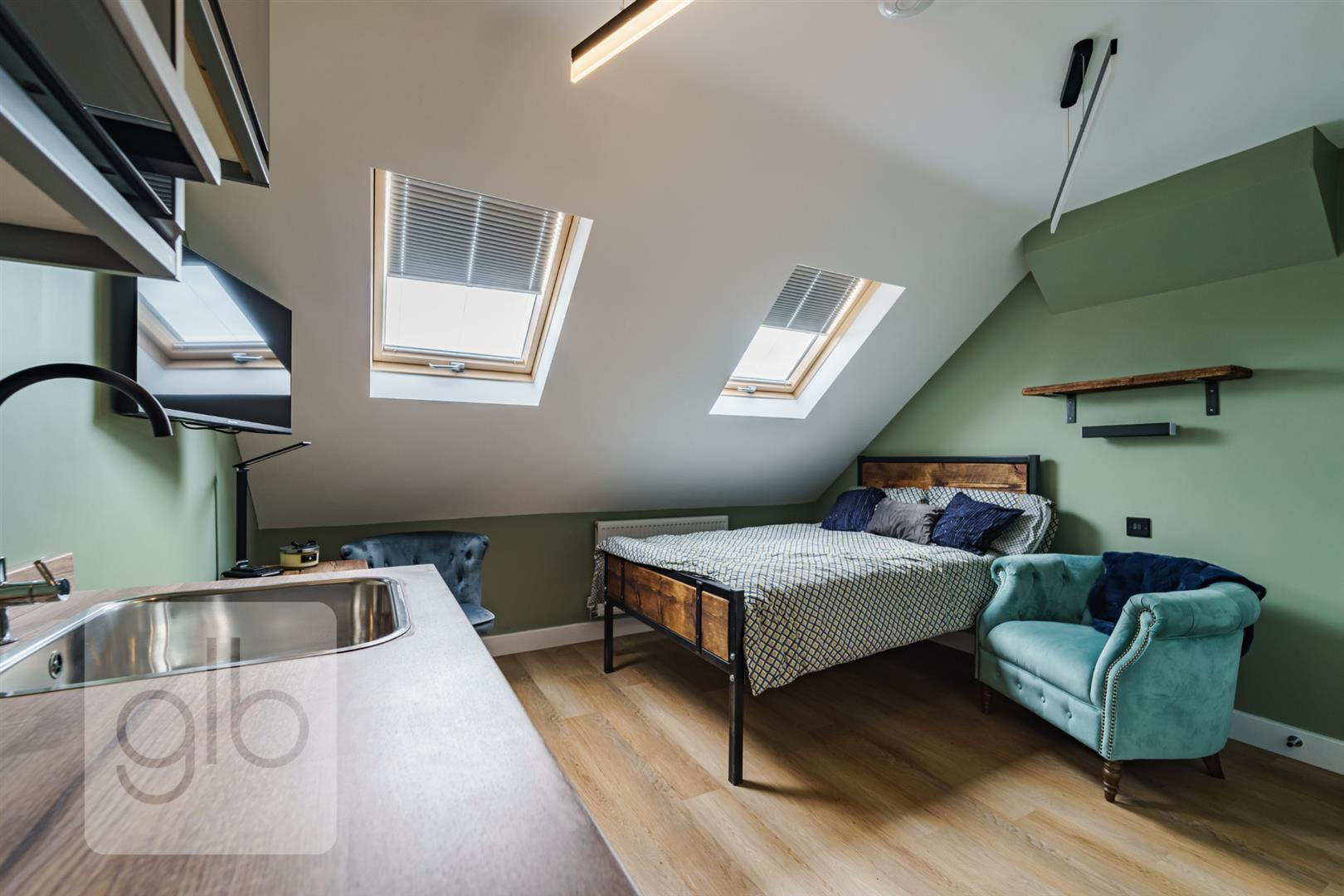 Flat Bolingbroke Road in Coventry