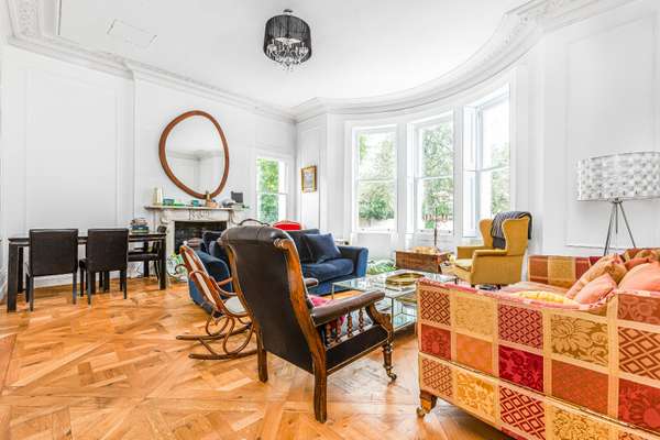 Flat Kings Road in Greater London