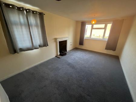 Flat Pinewood Crescent in Grimsby