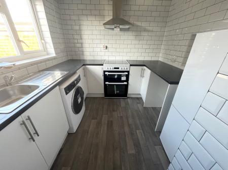 Flat Pinewood Crescent in Grimsby