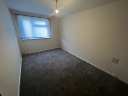 Flat Pinewood Crescent in Grimsby