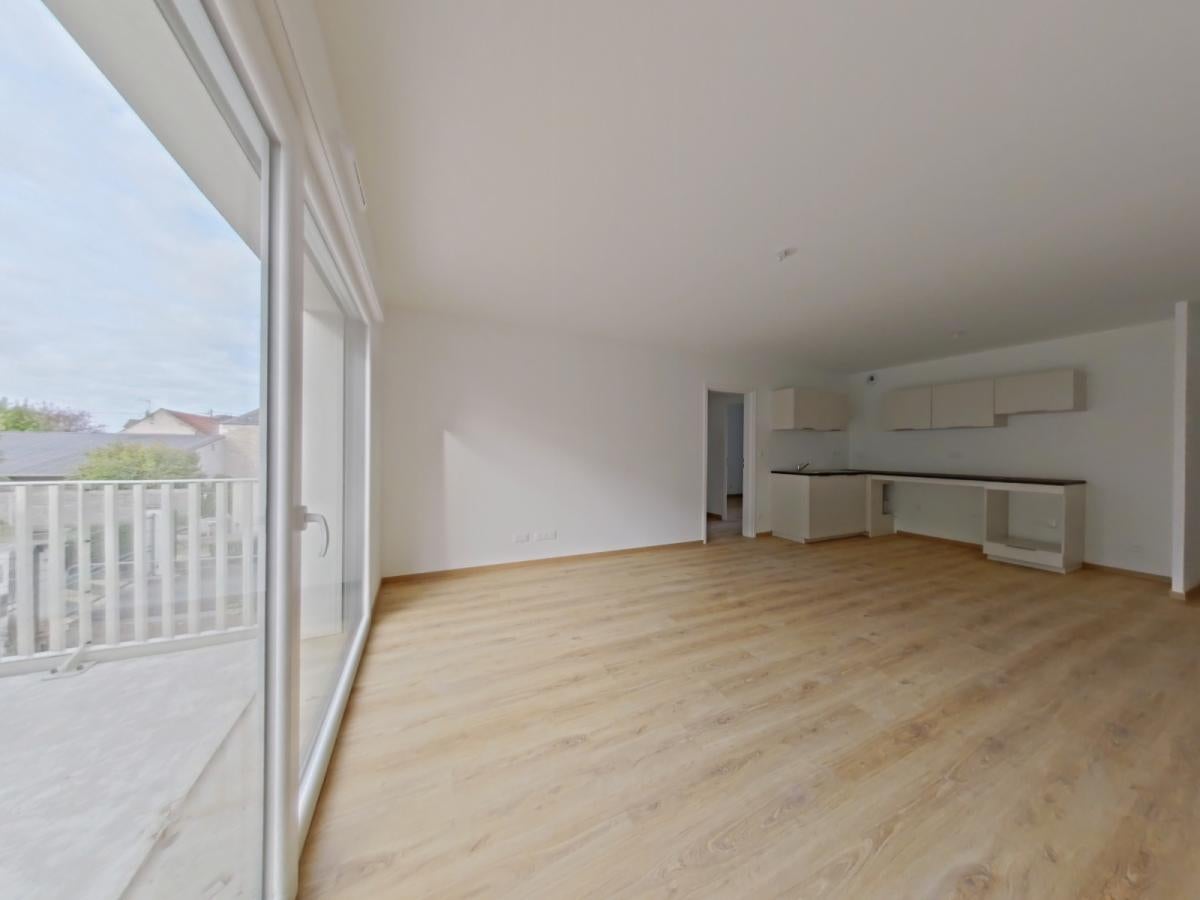 Flat Avenue Paul-Louis Courier in Montlouis-sur-Loire