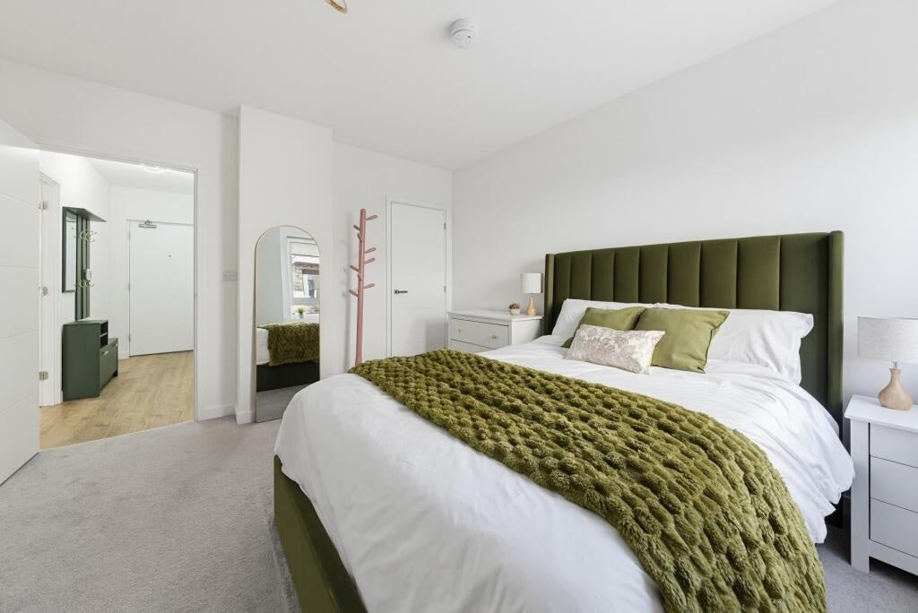 Flat North Woolwich Road in Greater London