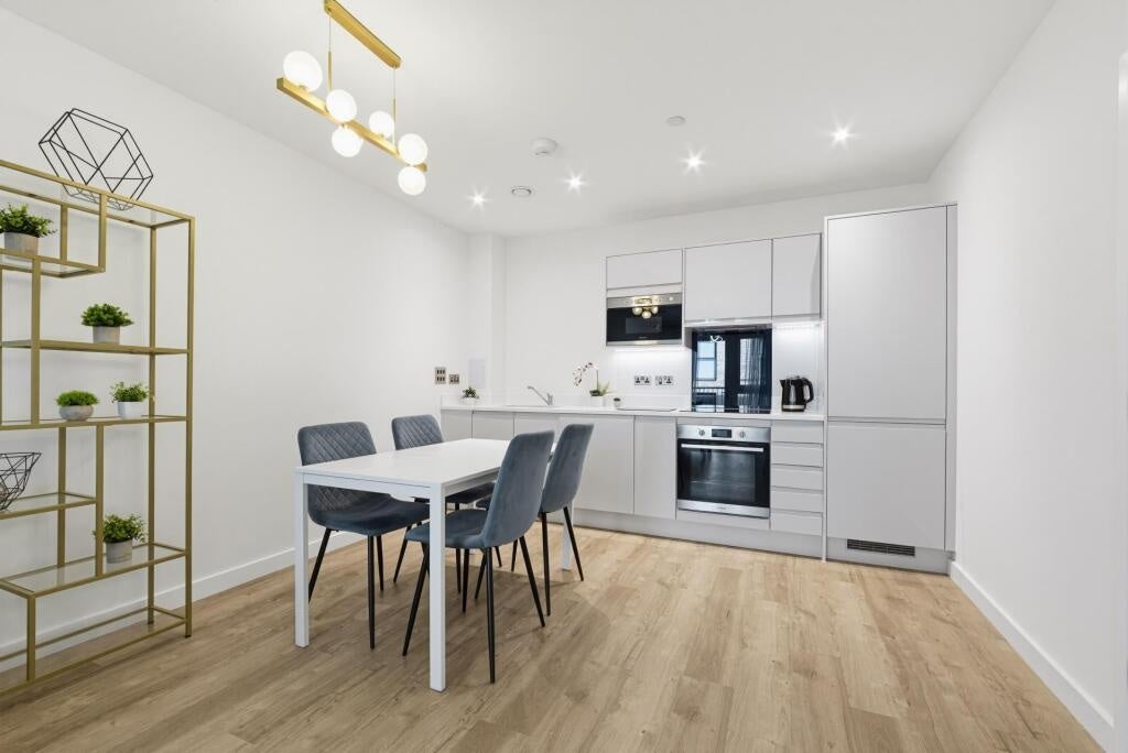 Flat North Woolwich Road in Greater London