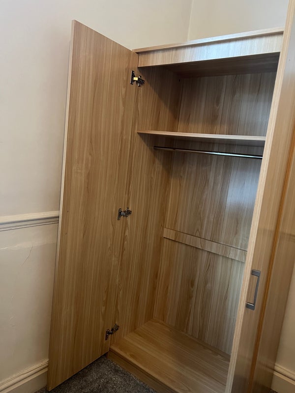 Flat Greenock Place in Leeds