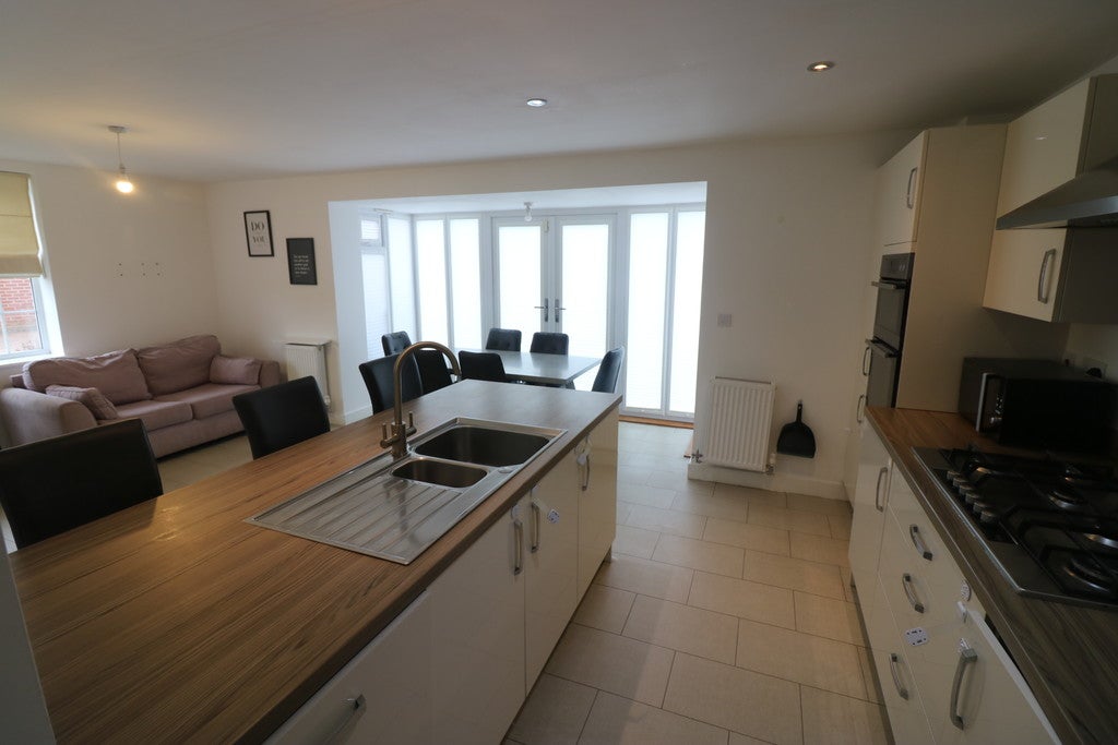 House Locke Way in Hessle