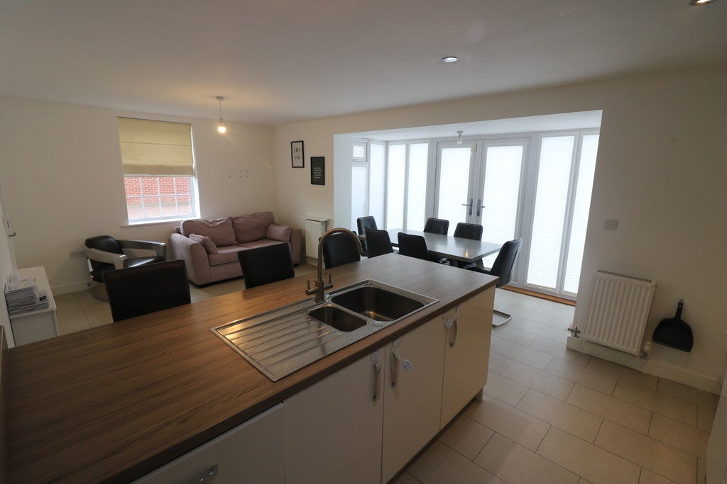 House Locke Way in Hessle