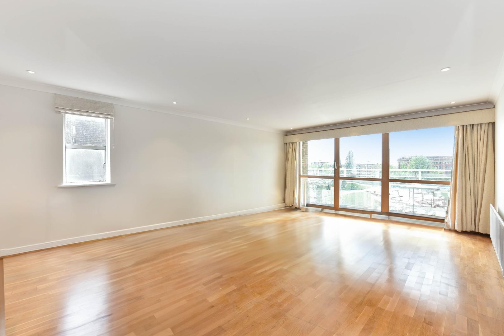 Flat Manbre Road in Greater London