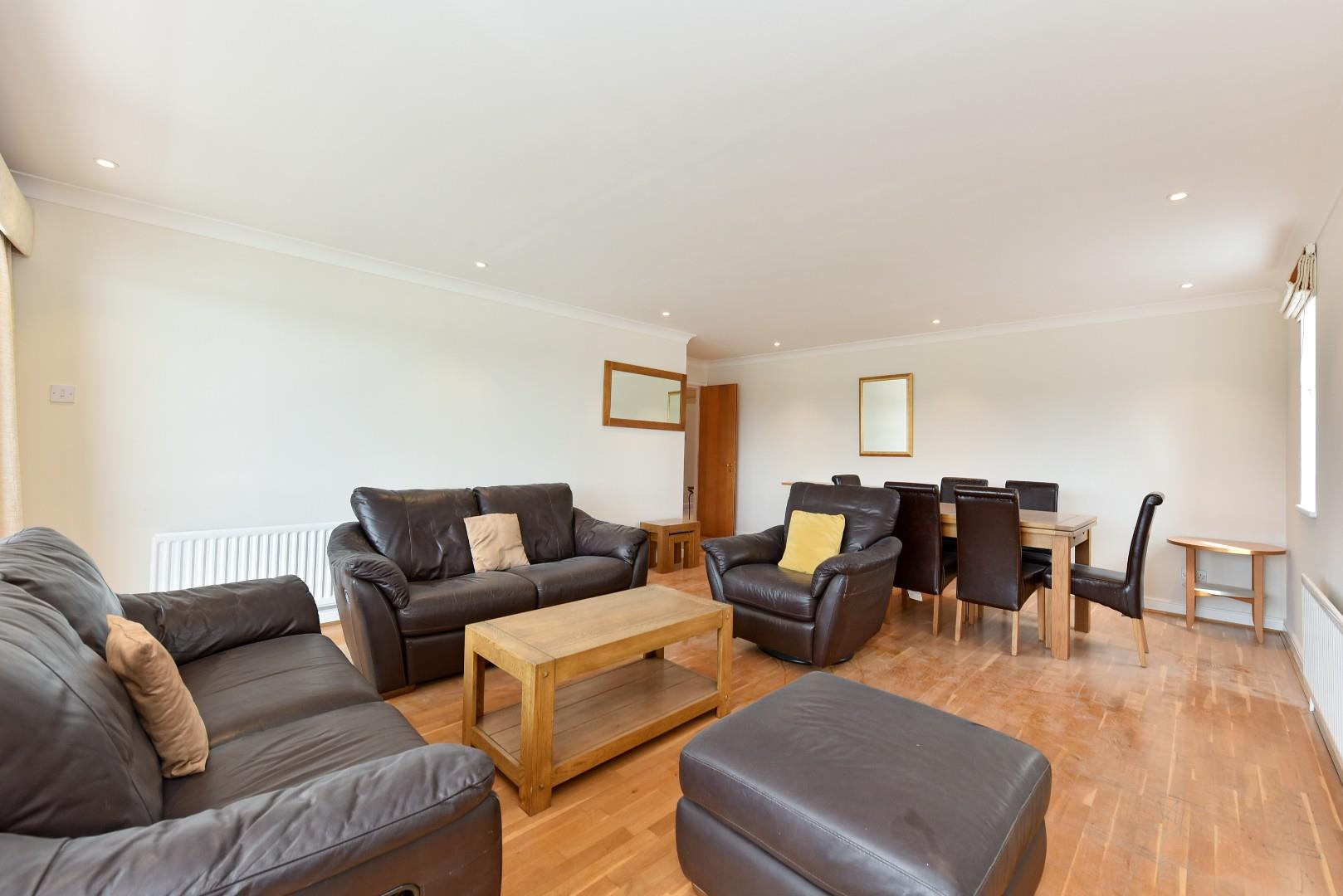 Flat Manbre Road in Greater London