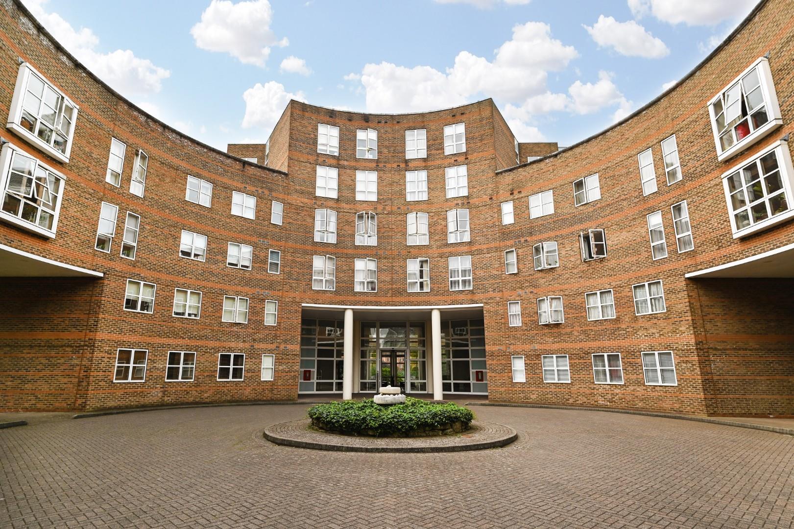 Flat Manbre Road in Greater London