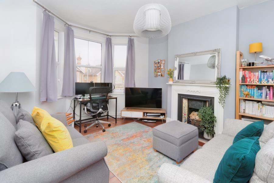 Flat Broomfield Road in Greater London