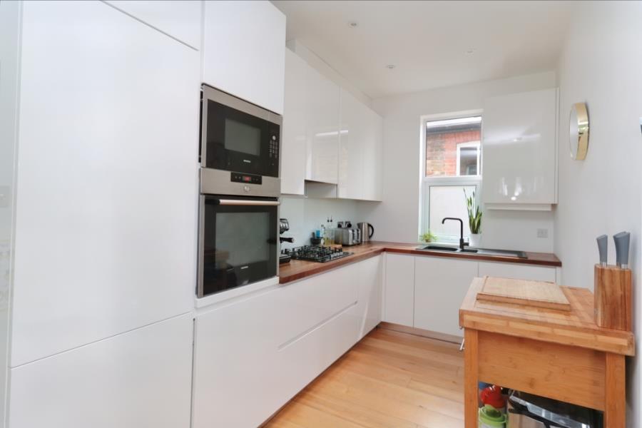 Flat Broomfield Road in Greater London