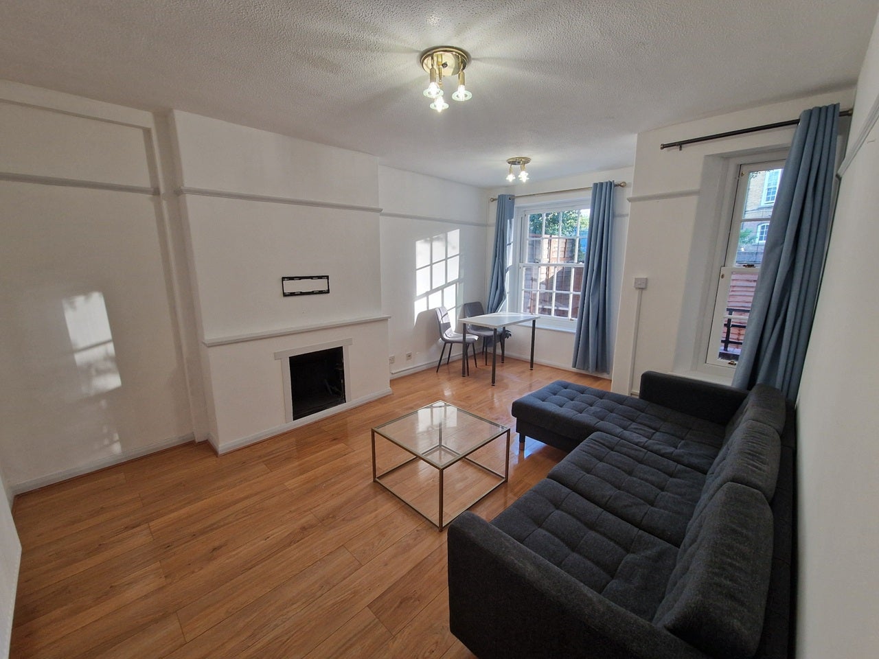 Flat Newburn Street in Greater London