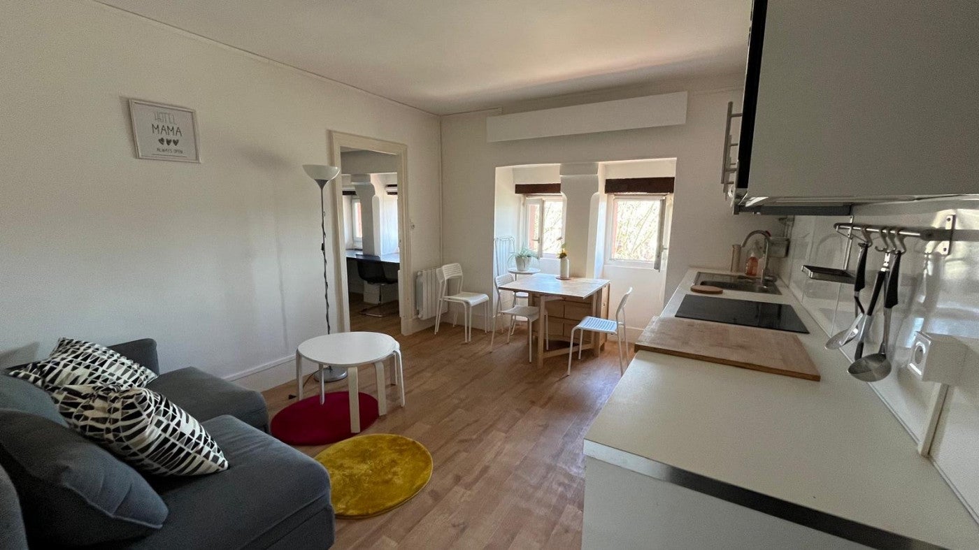 Flat Place de la Daurade in Toulouse