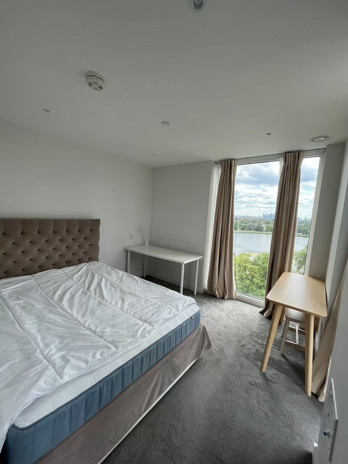 Flat Blackstock Road in Greater London