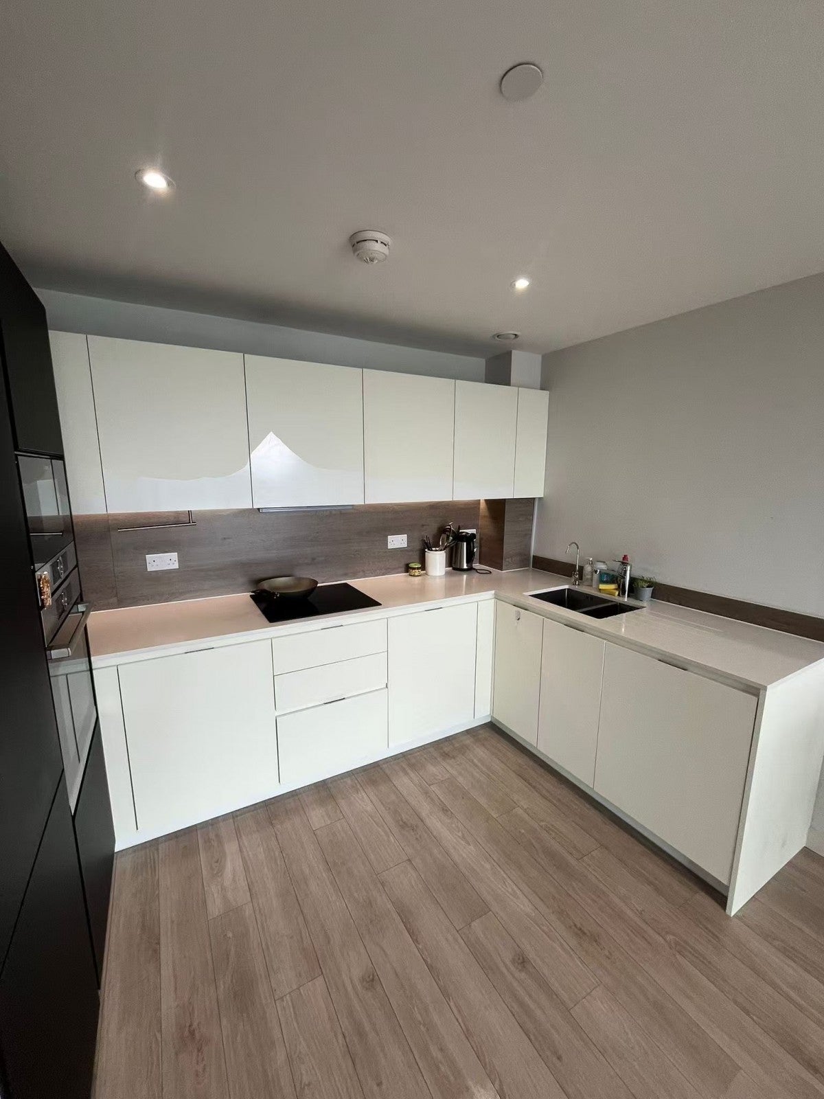 Flat Blackstock Road in Greater London