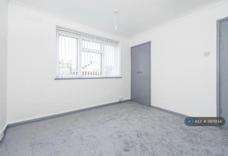 Flat Melwood Drive in Liverpool
