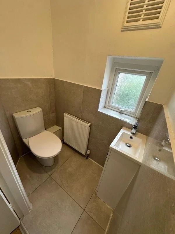 Room Basing Hill in Greater London