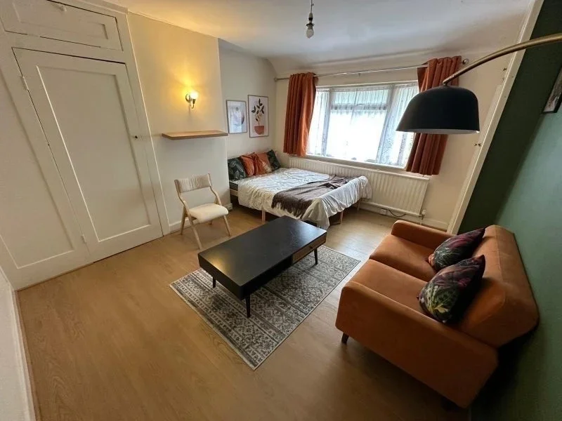 Room Basing Hill in Greater London