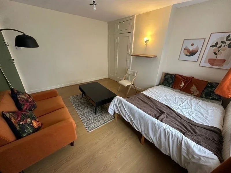 Room Basing Hill in Greater London