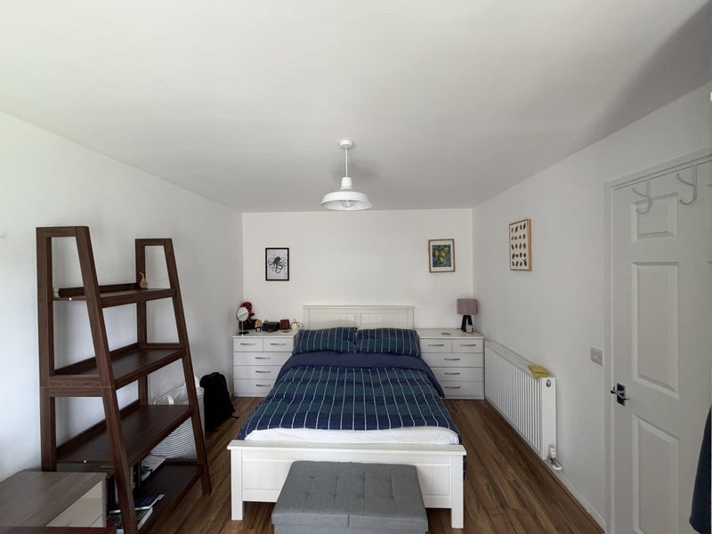 Room Langdale Close in Greater London