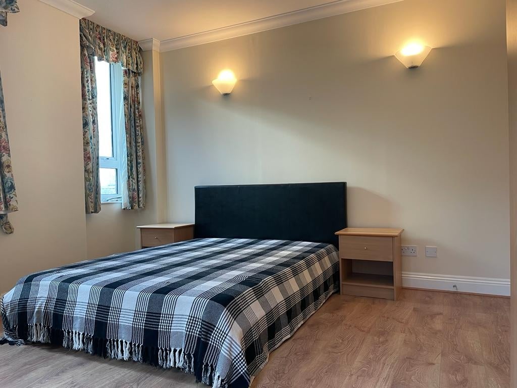 Room Lanark Square in Greater London
