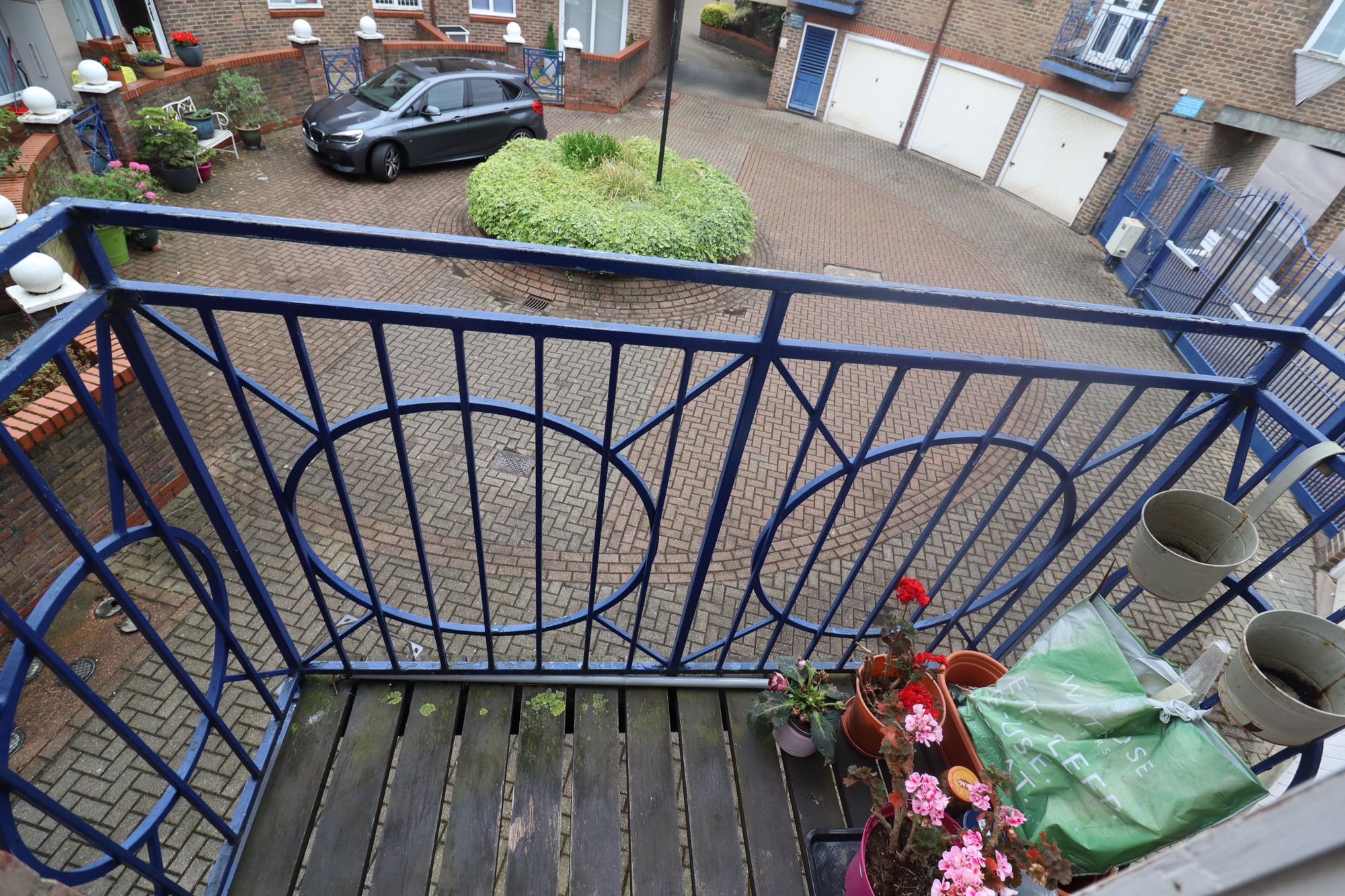 Flat Chester Court in Greater London
