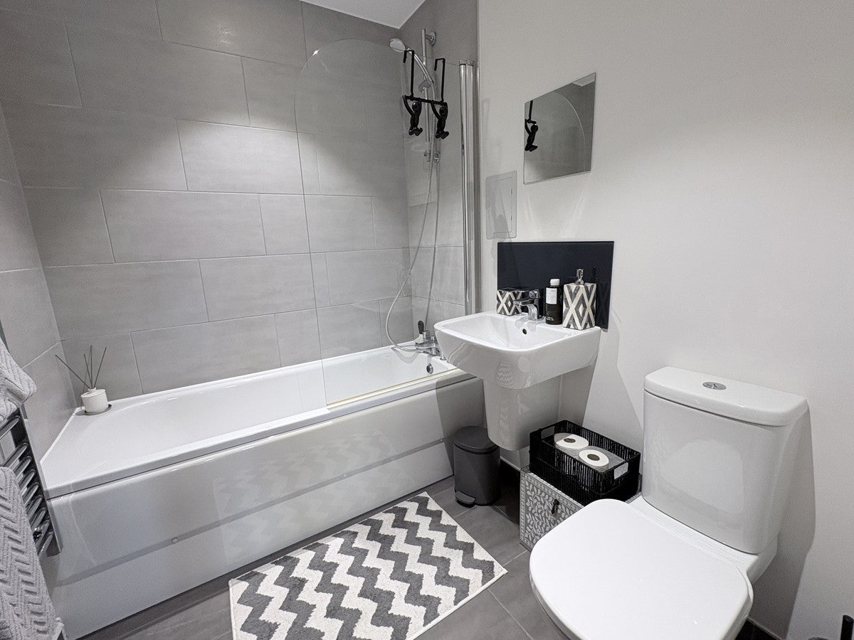 Flat Salters Close in Worcester