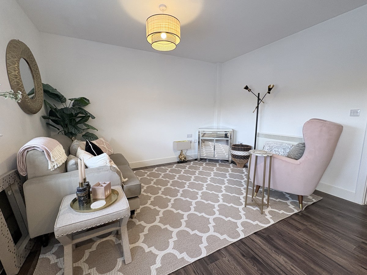 Flat Salters Close in Worcester