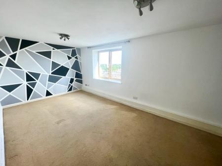 Flat Gomer Street West in Willenhall