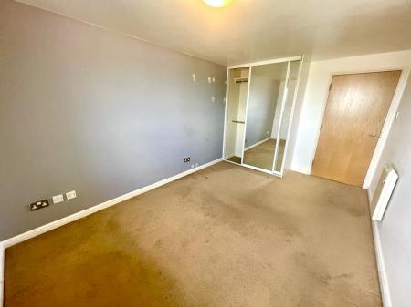 Flat Gomer Street West in Willenhall