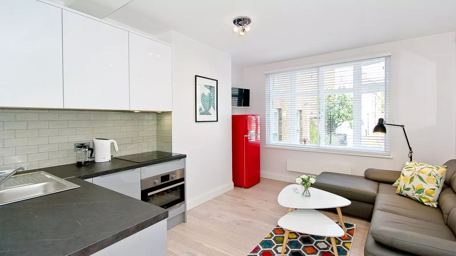 Flat Charing Cross Road in Greater London
