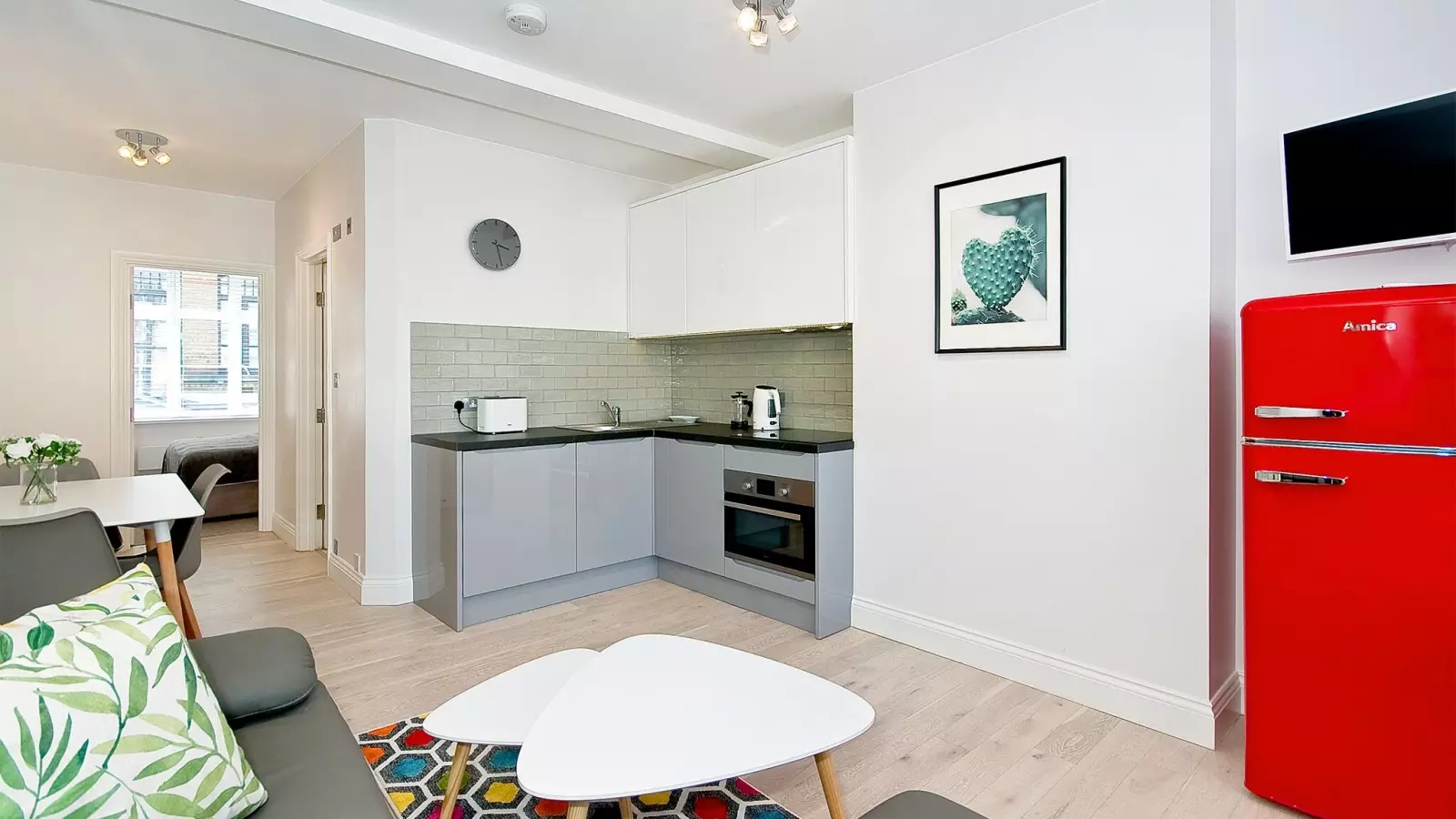 Flat Charing Cross Road in Greater London