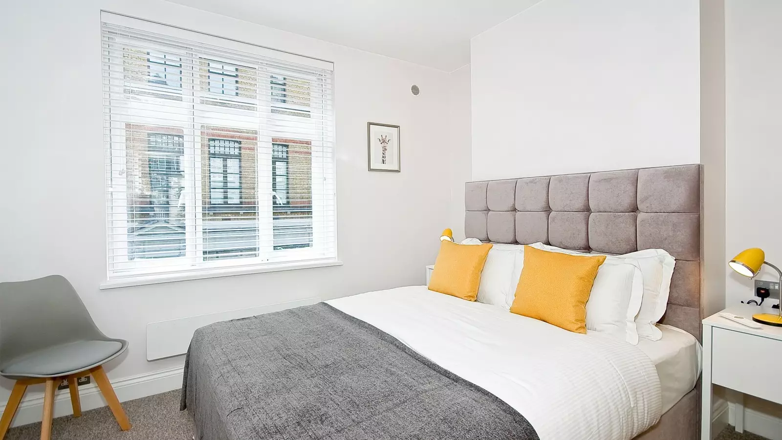 Flat Charing Cross Road in Greater London