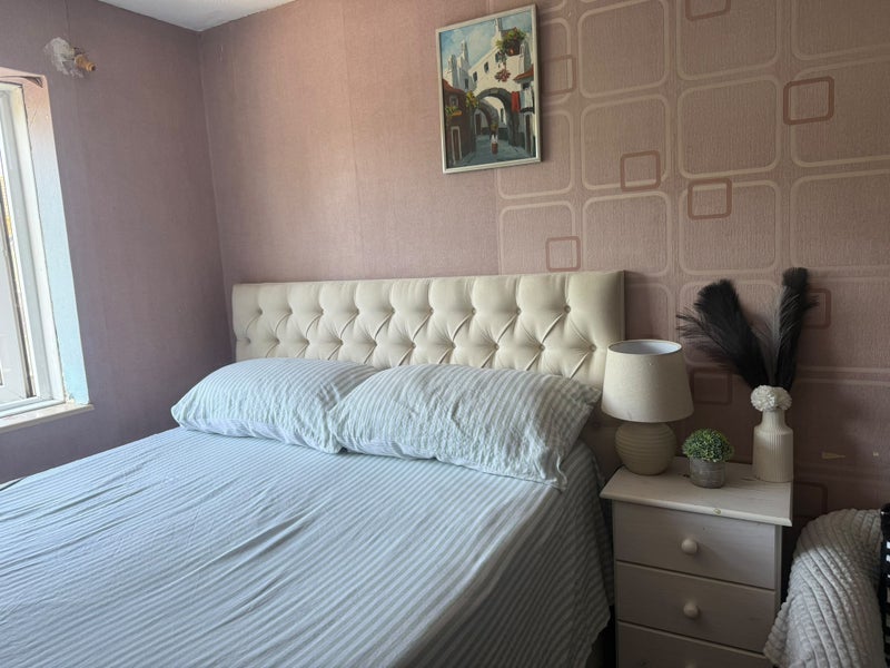 Room Barley Close in Crawley