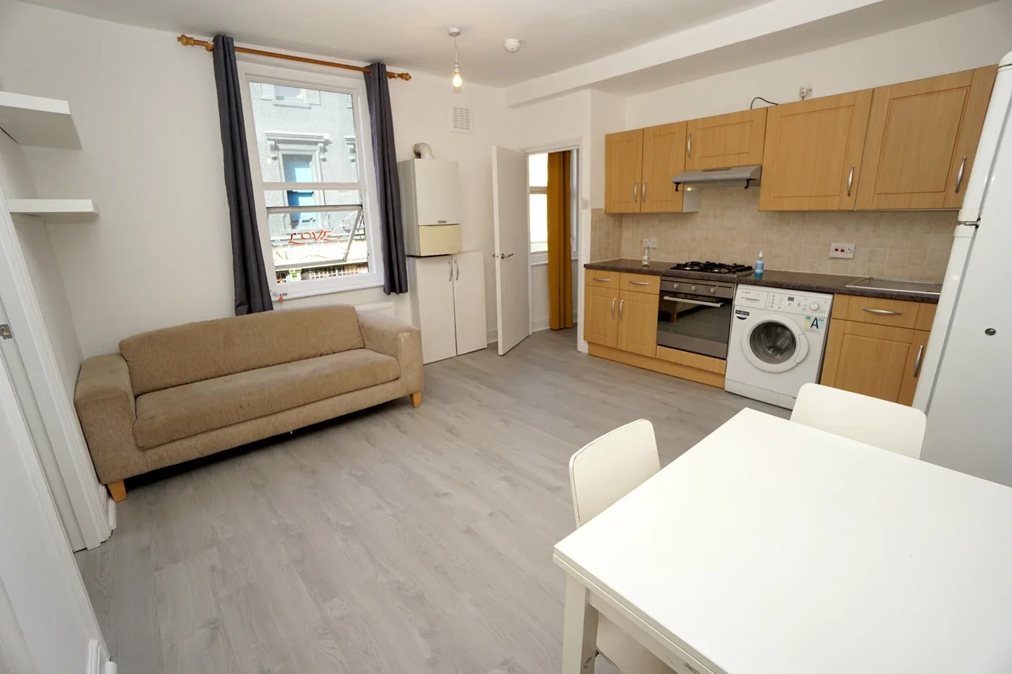 Flat Essex Road in Greater London